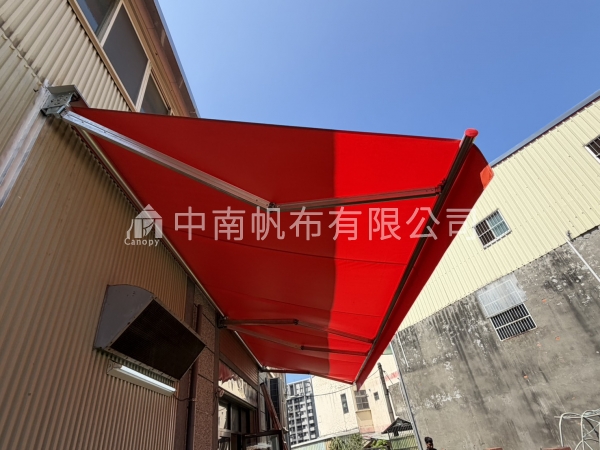 中壢實驗學校-電動伸縮遮雨棚
